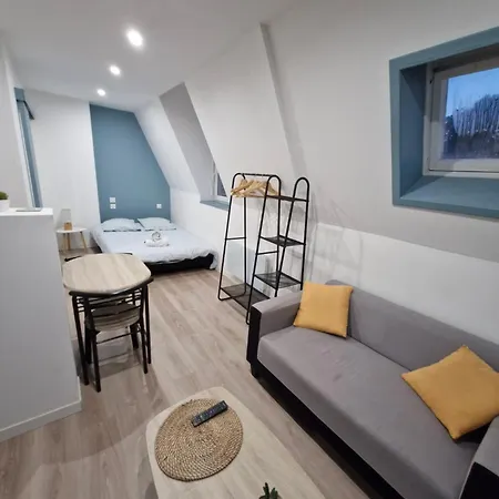 Apartment Canada 5 *